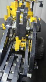 LEGO Technic 42030 Volvo L350F Wheel Loader - READ DESCRIPTION - No Remote