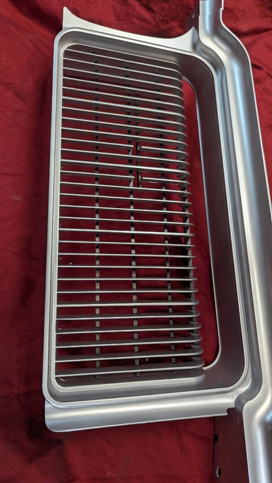 Parrilla izquierda Olds Cutlass Supreme 70 Oldsmobile cupé convertible 1970 nueva Foto 3 de 4