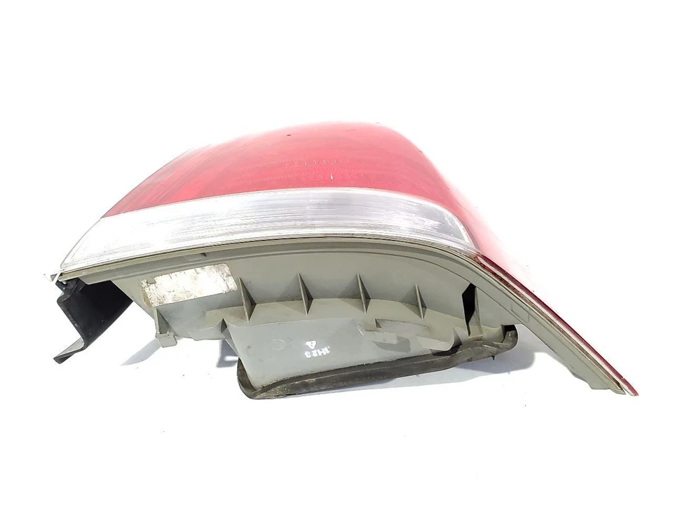 Lanterna traseira direita 2011 2012 2013 2014 2015 2016 2017 Chevrolet Caprice fabricante de equipamento original - Imagem 2 de 4