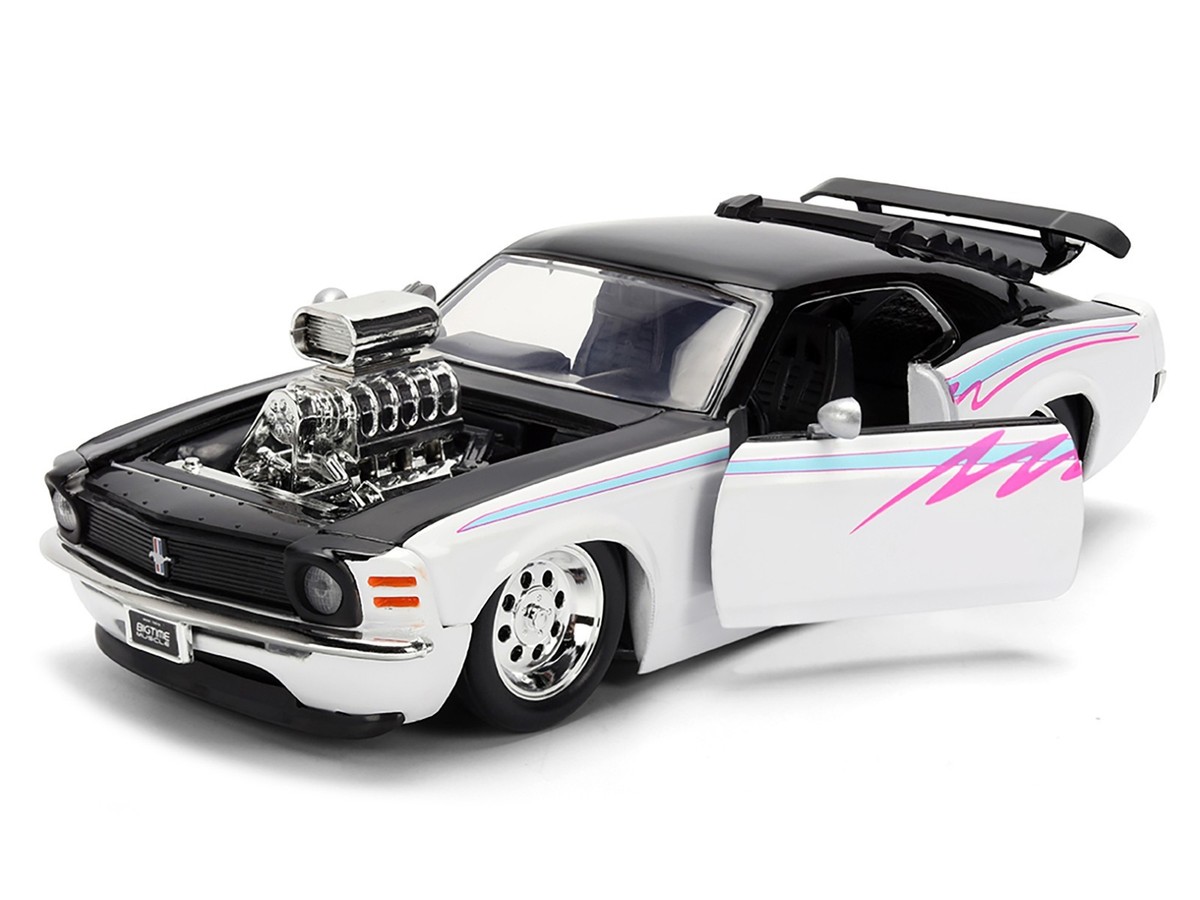 1970 FORD MUSTANG BOSS 429 BLACK & WHITE 1/24 DIECAST MODEL CAR BY