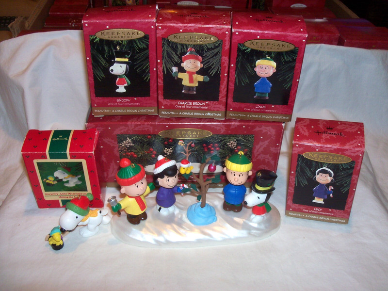 HALLMARK PEANUTS SNOW SCENE SET OF 5 ORNAMENTS + BONUS 1972 SNOOPY & WOODSTOCK