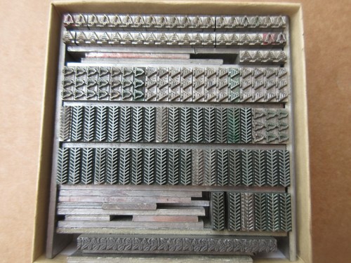 Letterpress Lead Type 12 Pt. Decorative Holiday Border C13
