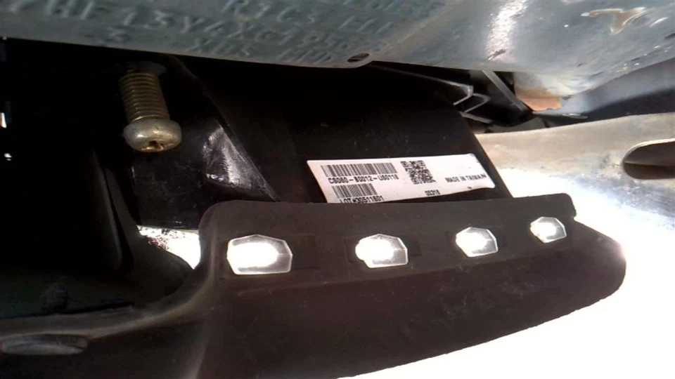 Farol RAM1500 1999 31023935 - Imagem 3 de 4