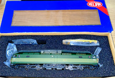 HELJAN OO GAUGE CLASS 47 TWO TONE GRN DIESEL LOCO 4750 rn D1734 DCC READY BOXED