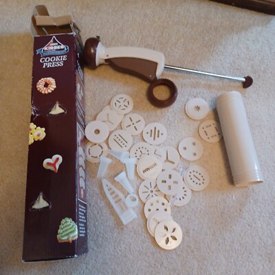 VINTAGE HERSHEY'S KISSES COOKIE PRESS, IN ORIGINAL BOX