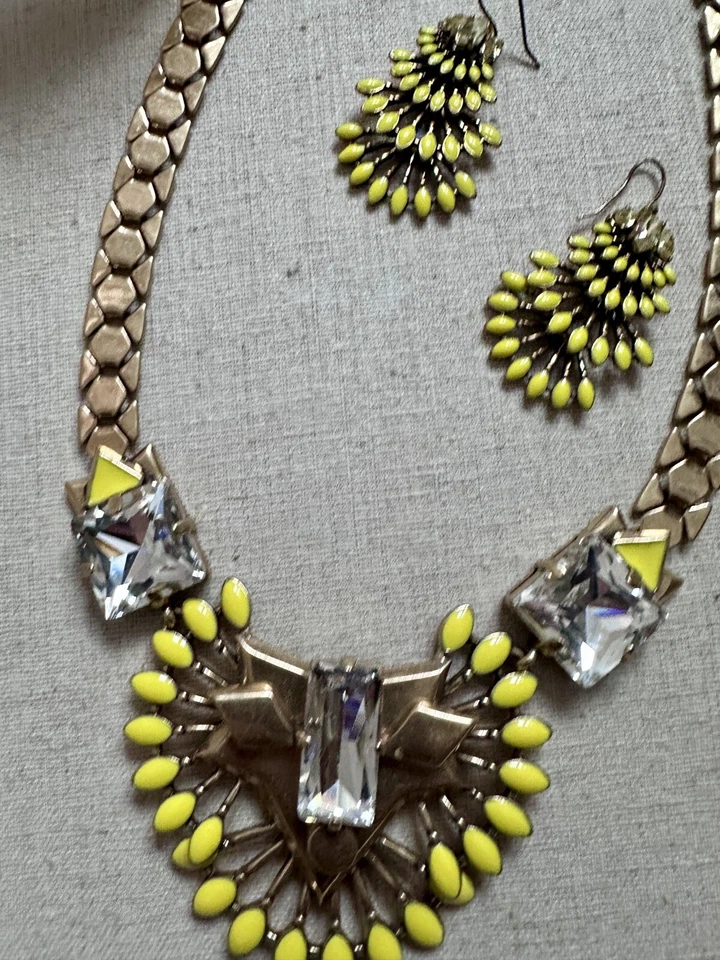 STELLA & DOT  Signature Set: Collier, Armreif, Ohrringe, Modeschmuck NP: 349,00 - Bild 3 von 4