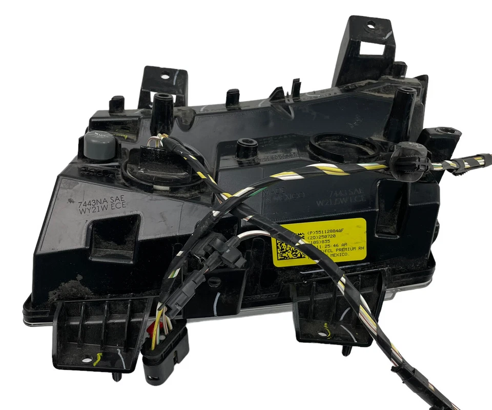 Jeep Wrangler 2018-2023 OEM pasajero guardabarros derecho estacionamiento giro luz LED Foto 4 de 4