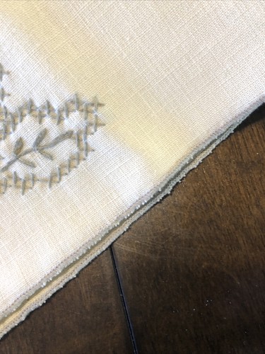 Embroidered Leaf Linen Napkins Lot of 8 Handstitched 16"x 16" Sq Dinner Party - Picture 8 of 8