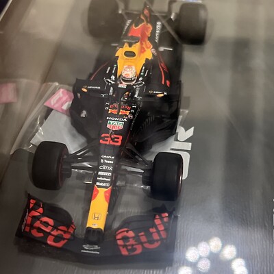 Spark S7667 Red Bull RB16B Sergio Perez Winner Azerbaijan GP 2021