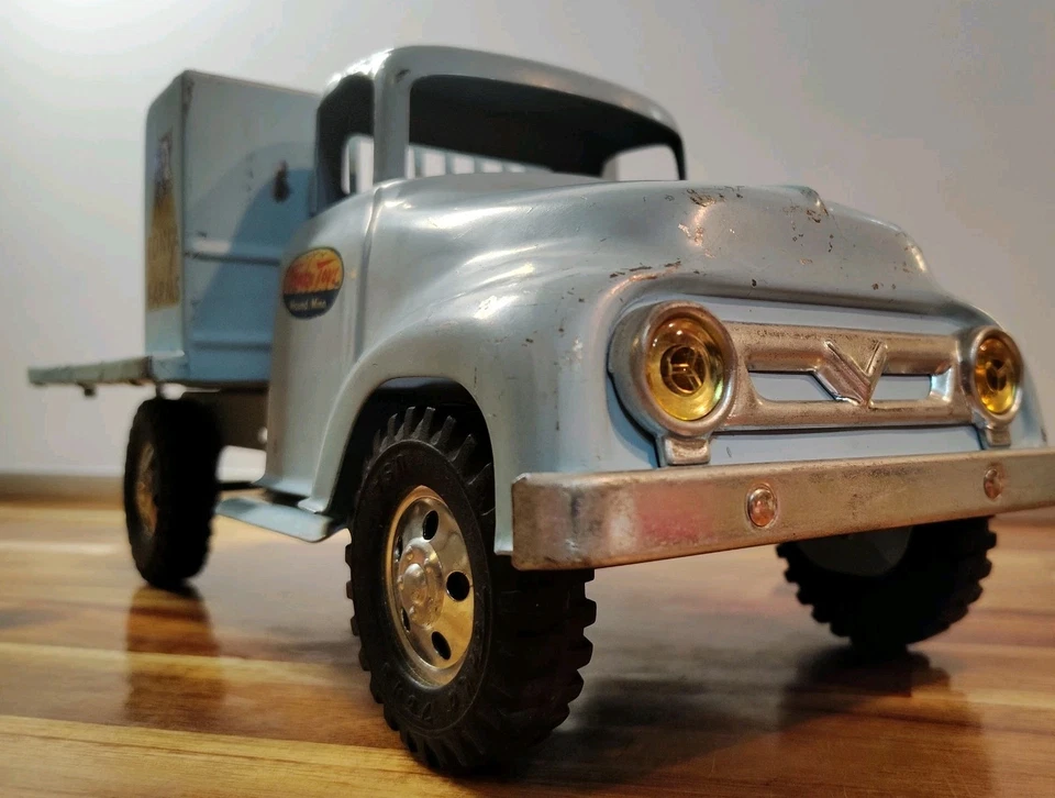 Camión de estacas Tonka Farms 1957 vintage - azul bebé - aproximadamente 14" * 6" * 6" Foto 2 de 4