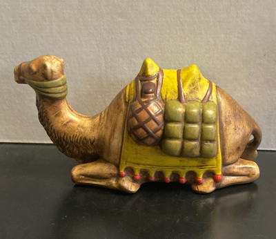 Vintage Ceramic Camel Laying Down Figurine Holland Mold 5.5  Tall 10  Wide