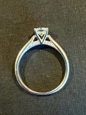 18k white gold Diamond engagement ring, in excellent condition size L (6) 🤩🤩🤩