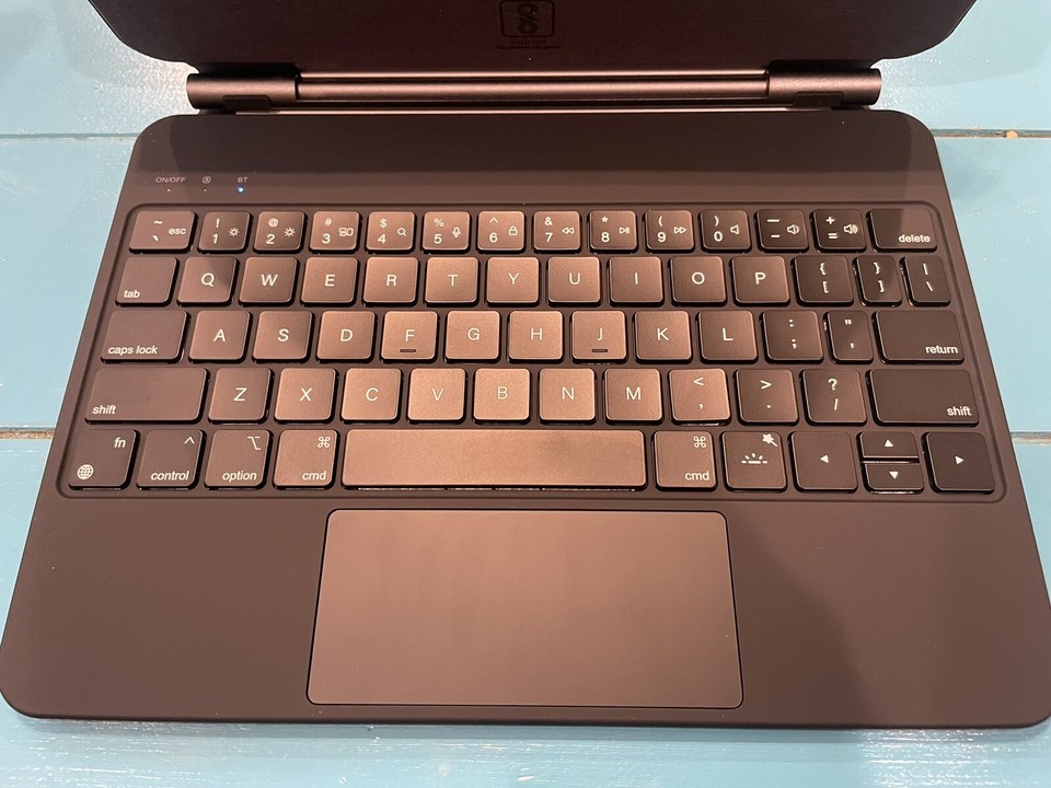 HOU MF11 Keyboard, Touchpad, Stand, and Case for 11inch iPad Air and