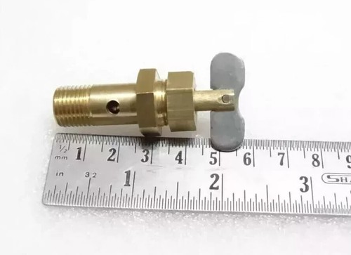 Rubinetto carburante valvola spegnimento carburante ottone adatto per trattore Mahindra - Foto 2 di 6