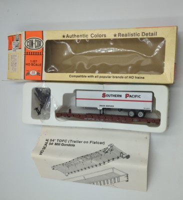 Con-Cor 0001-9279 HO Southern Pacific 54' TOFC Flat car w/Trailer Kit NOS