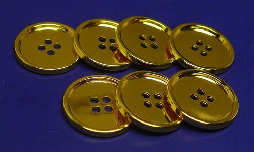 DRAPERS AND DAMONS replacement button 7 gold tone 4-hole 15/16" Good Used Cond. - Picture 4 of 10