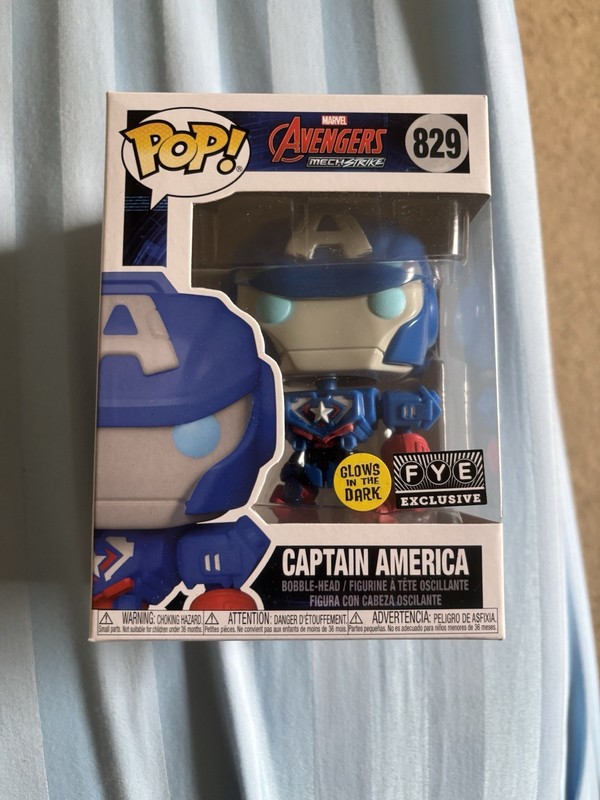 Funko Pop! Captain America #829 Glow Marvel Avengers FYE Exclusive