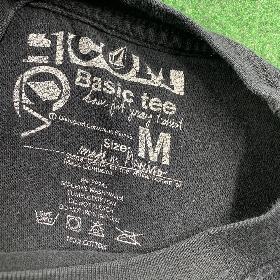 Vintage Volcom Shirt Mens M Black Skate Skateboarding Y2K Grunge Emo Punk Tee - Image 3 of 4