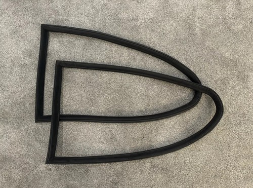 01-06 BMW E46 M3 Rear Vent Quarter Glass Window Seal Gasket Weatherstrip Set OEM