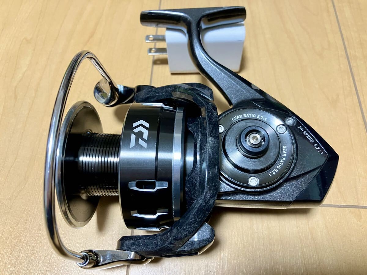 Daiwa Saltiga Catalina 16 5000H Spinning Reel Excellent Japan | eBay