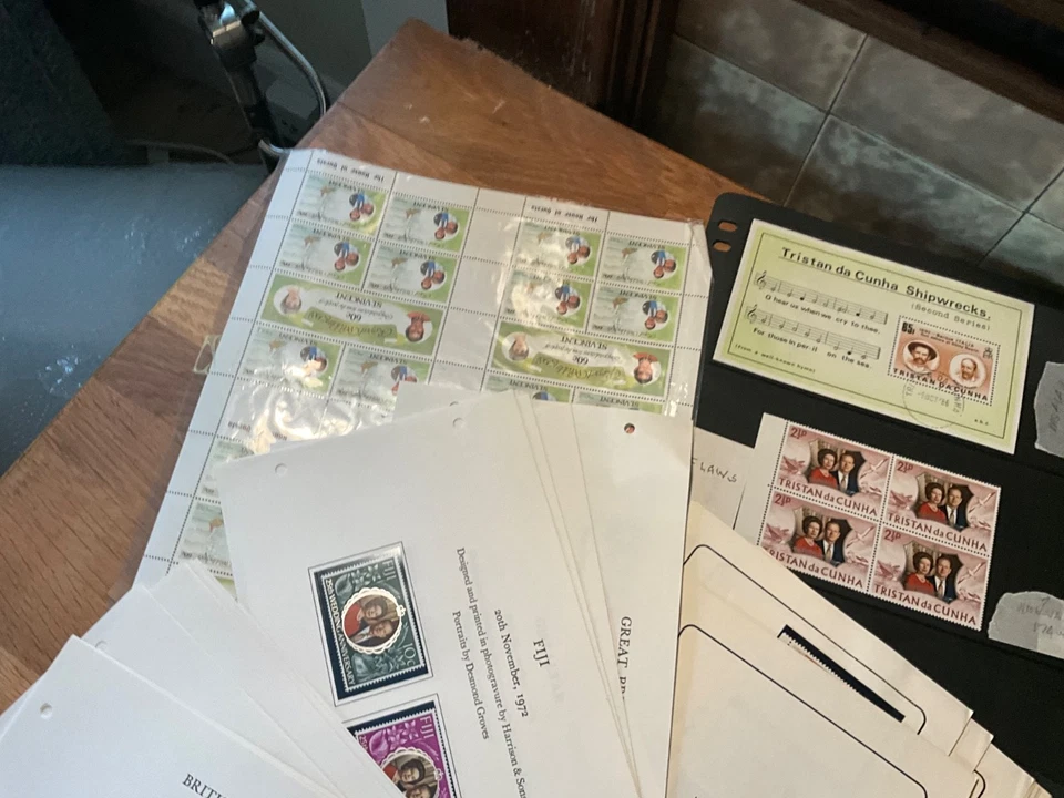 GB Commonwealth Stamps British Royalty MNH large 1kg lot2 - Image 4 of 4