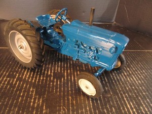ford 4000 toy tractor
