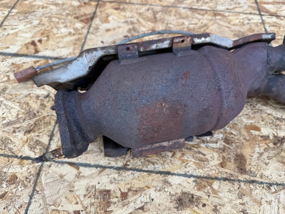 INFINITI FX50 09-13 OEM COLECTOR SUPERIOR IZQUIERDO LH TUBO DE ESCAPE TUBO 5,0 L V8 Foto 3 de 4