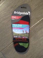 BRIDGEDALE MEN'S TRAIL RUN ULTRA LIGHT T2 3/4 CREW NAVY SOCKS  SIZE MEDIUM