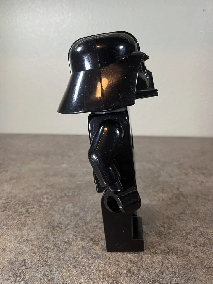 Star Wars LEGO Reloj Despertador Darth Vader Mini Figura Negro Iluminado 9” Alto Funciona Foto 2 de 4