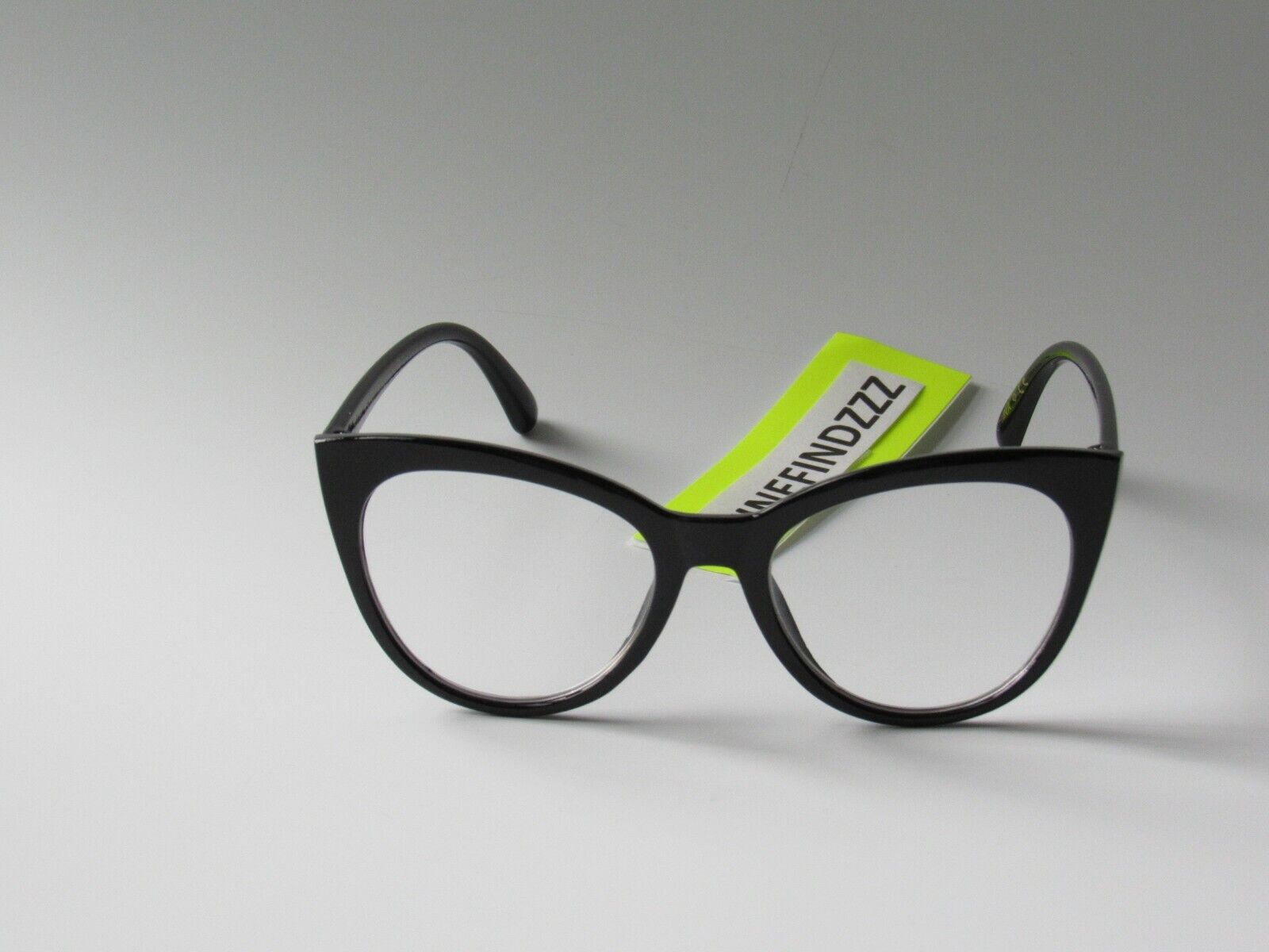BETSEY JOHNSON Large Cat Eye Black Reader Glasses +2.00 NEW