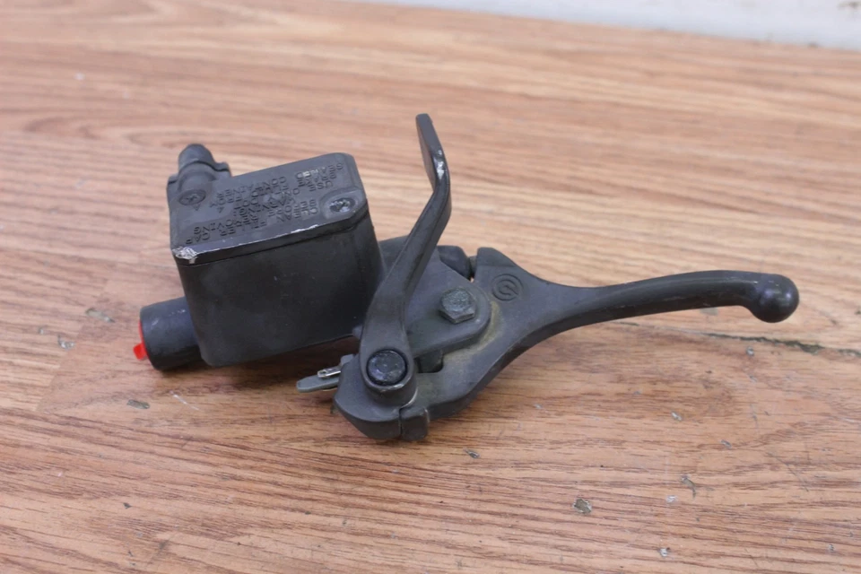 Ski-Doo Summit 800 XP 2008 cilindro maestro de freno Foto 3 de 4