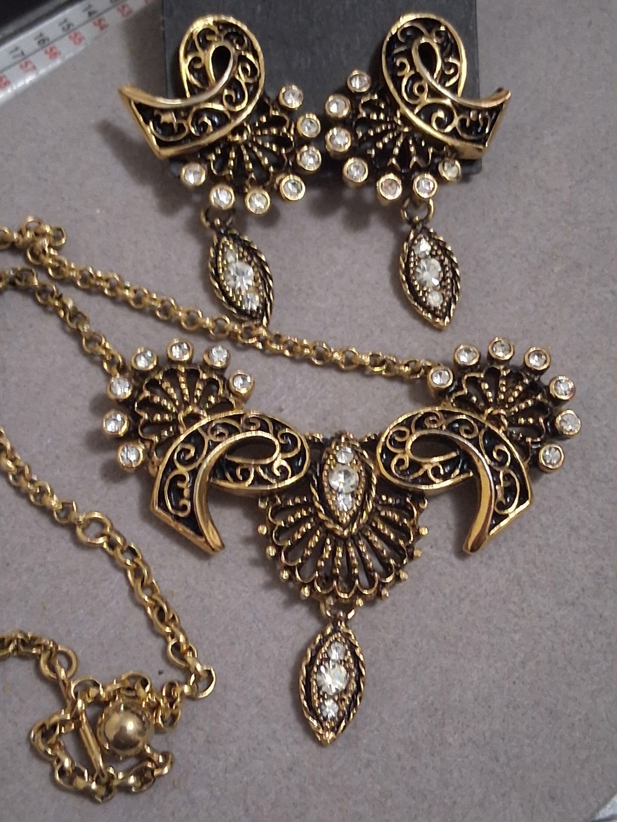 Ornate scrollwork & rhinestone embellished neckla… - image 10
