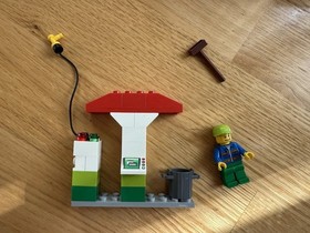 LEGO 5898 and 5899 Gently Played and Complete with Instructions