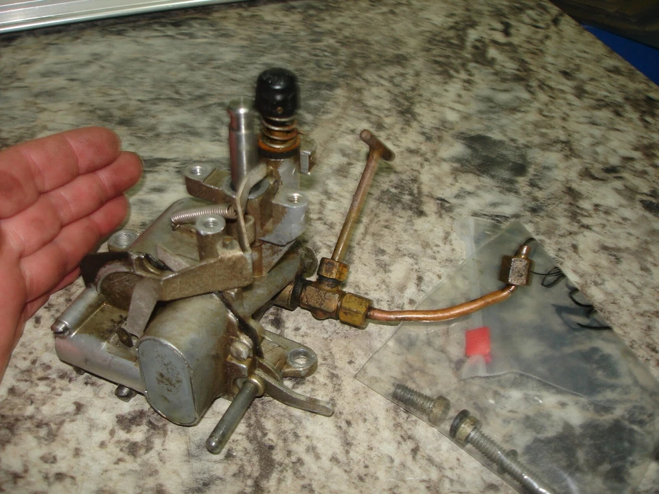 Evinrude 3.3 hp sport twin 4423-12484 carb parts only boat motor part b 4002  - Image 2 of 4