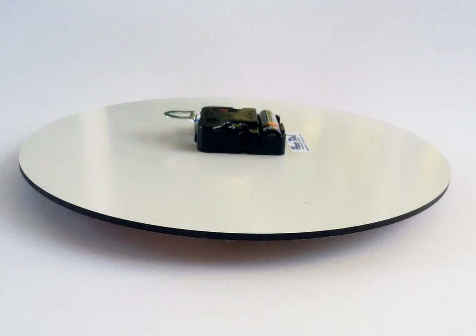 RELOJ de pared caniche - boceto a lápiz a color - aspecto del viejo mundo_FT Foto 2 de 3