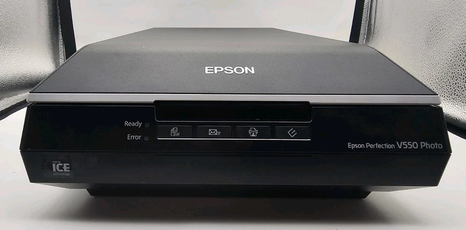 Escáner fotográfico Epson Perfection V550 con adaptador de corriente Foto 4 de 4