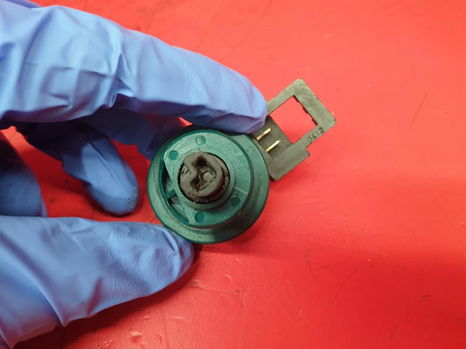 PIAGGIO VESPA ET2 LX 2T LOCK SET + KEY 2013 - Image 4 of 4