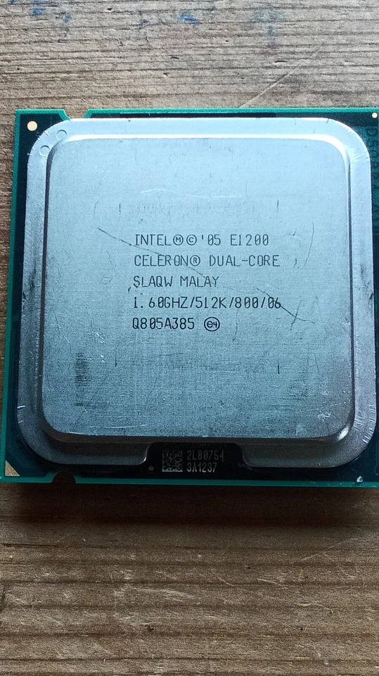 Intel Celeron E1200 SLAQW CPU 1.60GHz Dual Core LGA775 - Image 2 of 3