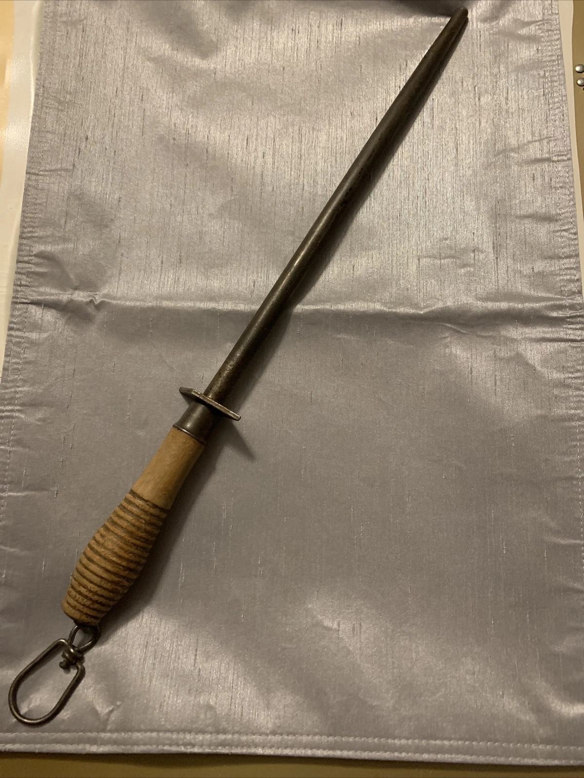 Vintage LEE'S Knife Sharpening Honing Steel Rod Beehive Wood Handle