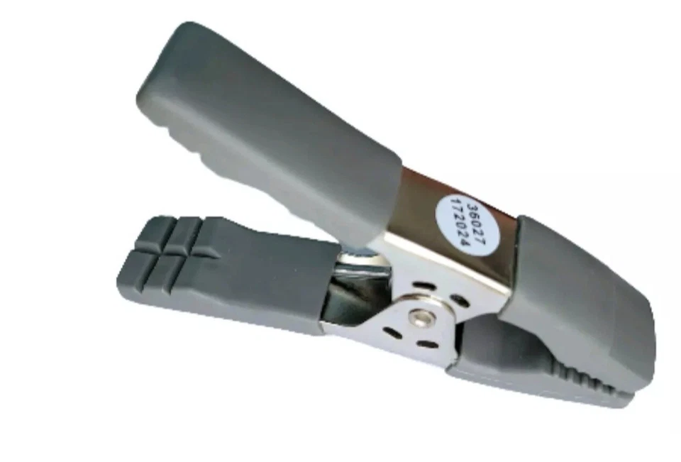 4) Pittsburgh 1" Spring Clamp  protected w rubber /1 in. Steel Spring Clamp. (4) - Image 4 of 4