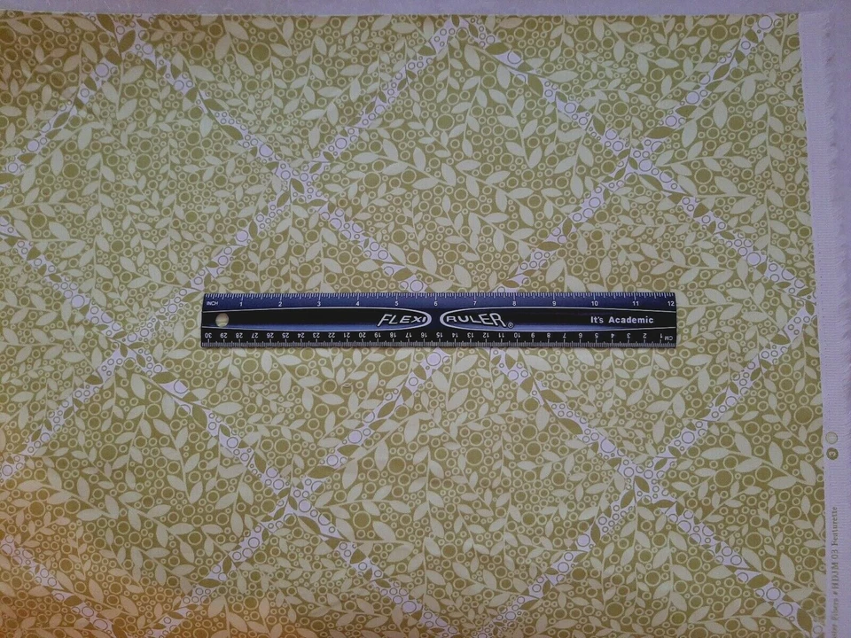 Silent Cinema Westminster Fibers Cotton Twill Fabric in Lime Green and White 2.6 - Изображение 3 из 4