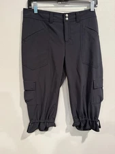 Athleta Capri Pants Women's Size 10 Black Stretch Cargo Pockets Ruffled Hem