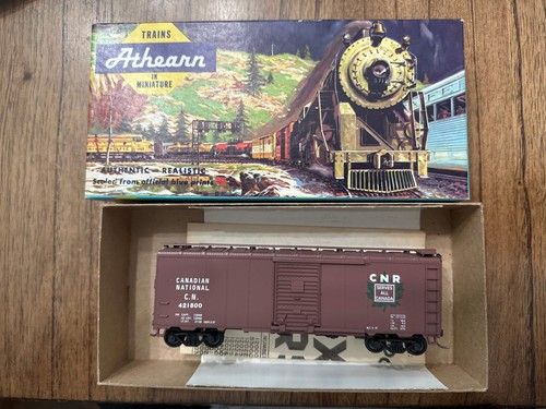 Athearn Escala HO 40' Boxcar Canadian National Maple Leaf No. 421800 (315) | Zustand: New