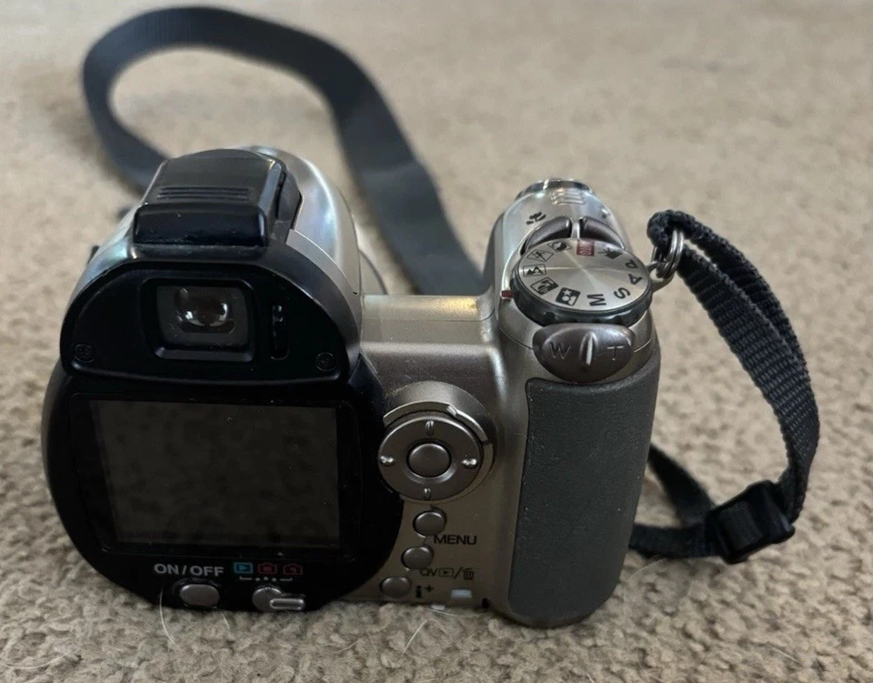 Konica Minolta Dimage Z6 6.0MP Digital Camera Silver Tested Working With Strap - Image 4 of 4