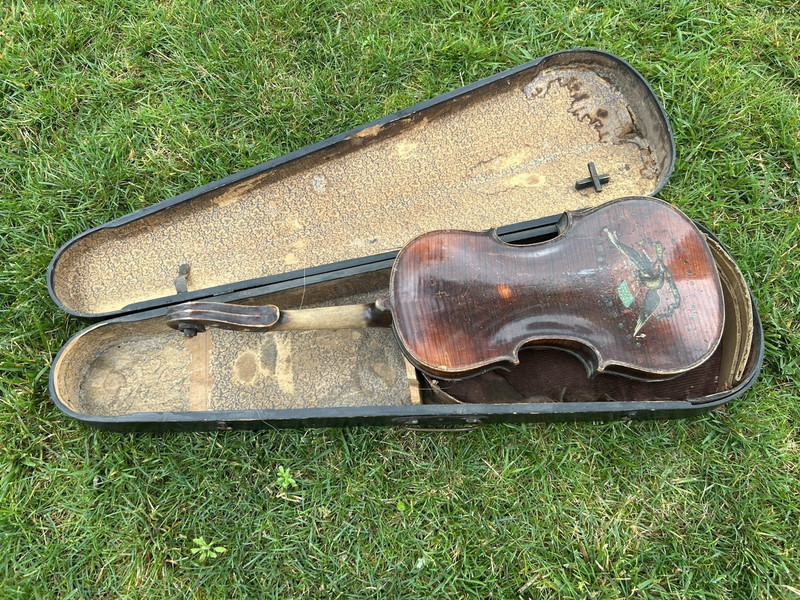 Antique 4/4 Violin With Patriotic Art Work And Wood Case