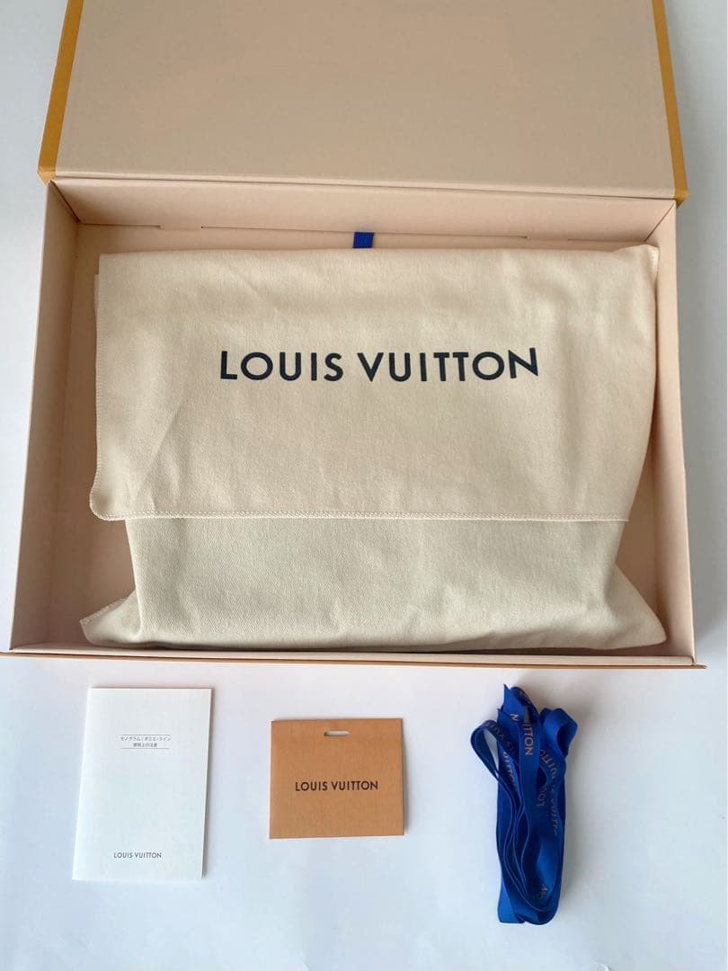 Complete with accessories Excellent condition Lou… - image 5