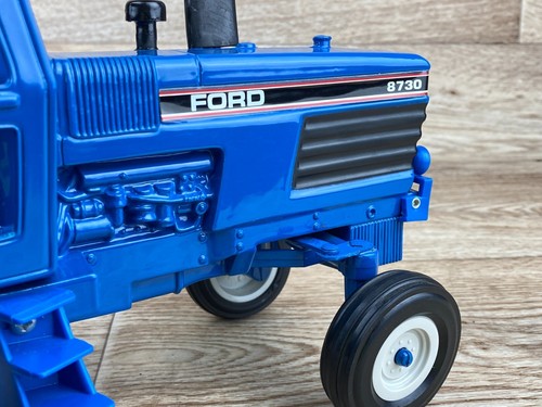 Scale Models Ford 8730 with Duals 1/16 Scale Die-Cast Metal Toy Tractor - Picture 24 of 24