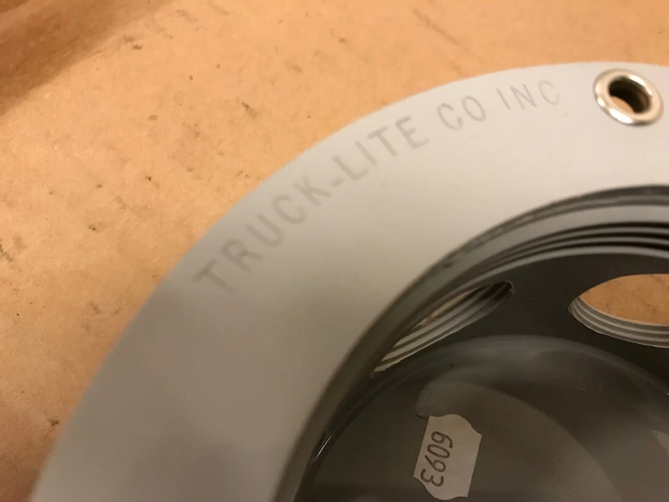 UN CAMIÓN ORIGINAL OEM-LITE 50801 UNIÓN, 8 puertos, 8 terminales, plástico gris/negro Foto 3 de 4