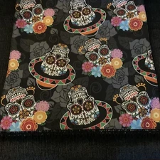 Day Of The Dead Halloween Decorative Skulls Table Runner (16”x80”)