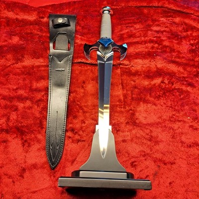 Gil Hibben GH2030 Centurion Fantasy Dagger Knife w/Sheath  & Display Std - LN